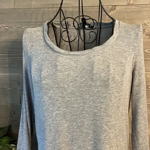 Simply vera Wang scoop, neck, three-quarter sleeve top - Picture 2 of 6